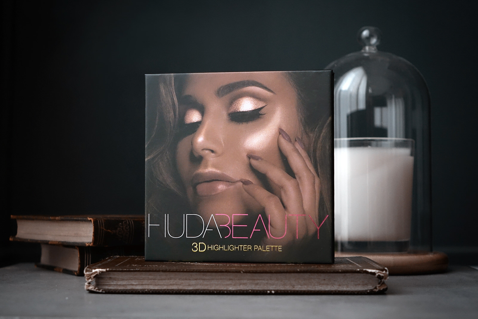 La plette 3D highlighter par Huda Beauty