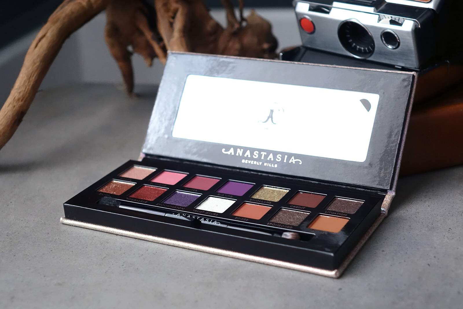 La palette Jackie Aina d'Anastasia Beverly Hills, swatches et makeup