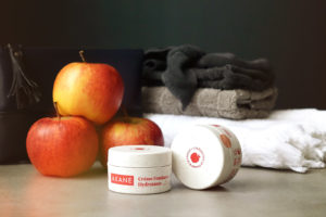 Les crèmes pour le visage Akane à la pomme et la feuille, l'oléoactif