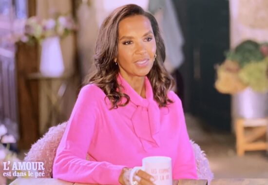 pull col cravate ADP