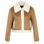 Les looks de Karine Le Marchand dans l'amour est dans le pré - la veste aviateur