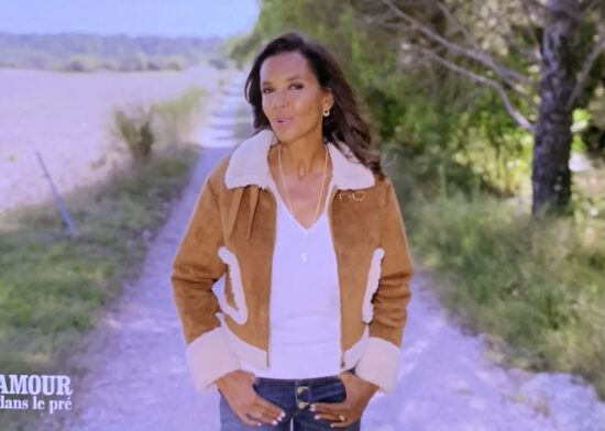 Les looks de Karine Le Marchand dans l'amour est dans le pré - la veste aviateur