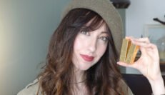 Audacious Lipstick de Nars, la nouveauté dorée de 2021